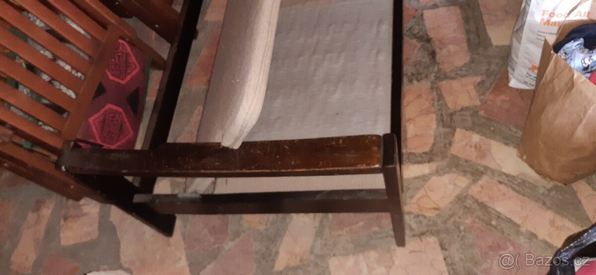 vintage rozkládací gauč z masivu + 2ks. bobík - 13