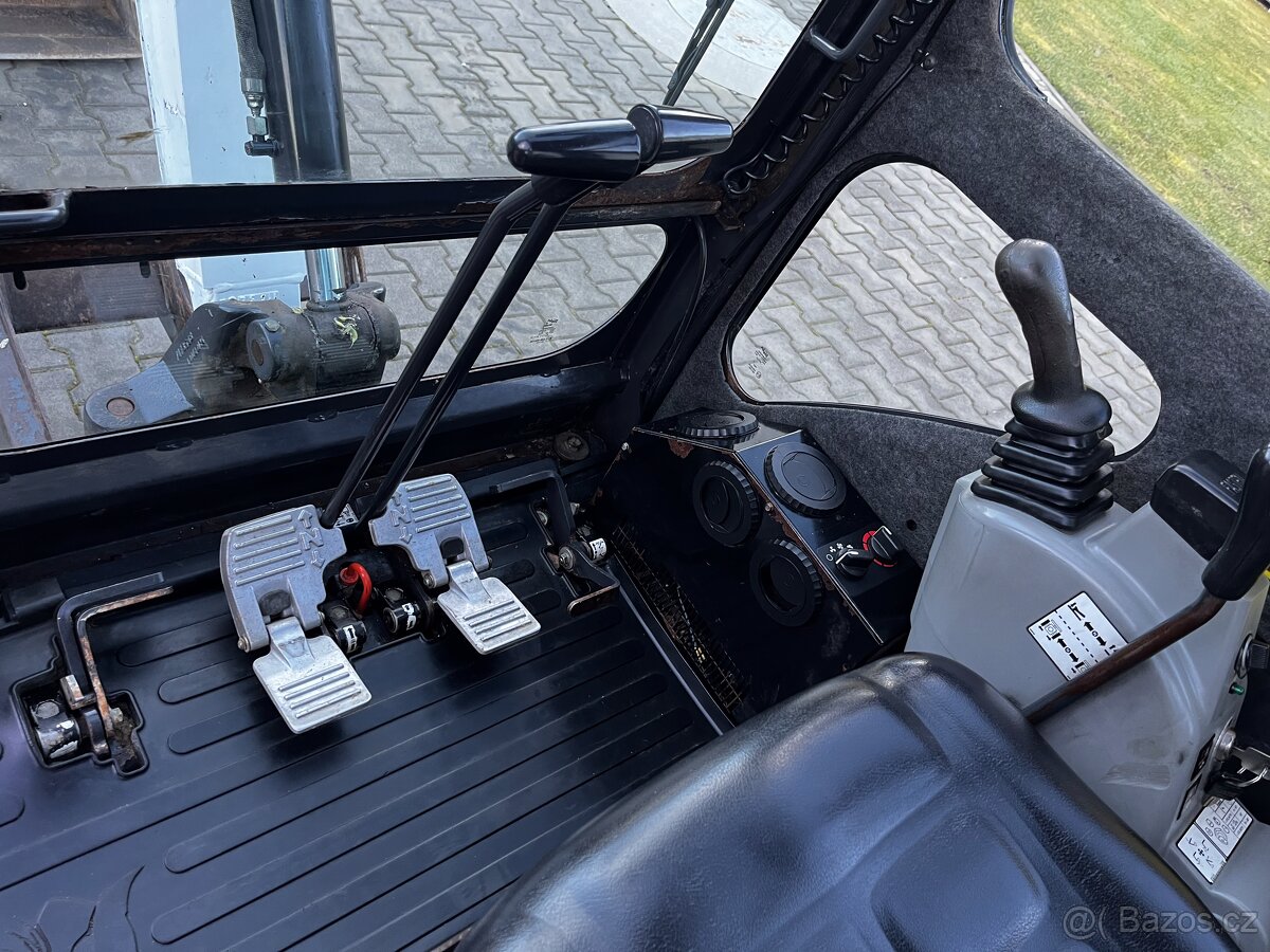 minibagr Bobcat E16 - 13