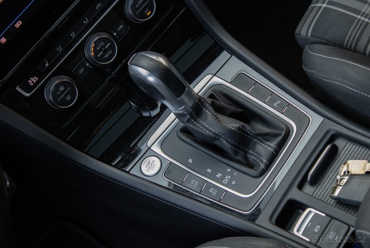 Volkswagen Golf GTD variant 2.0 TDI - 13