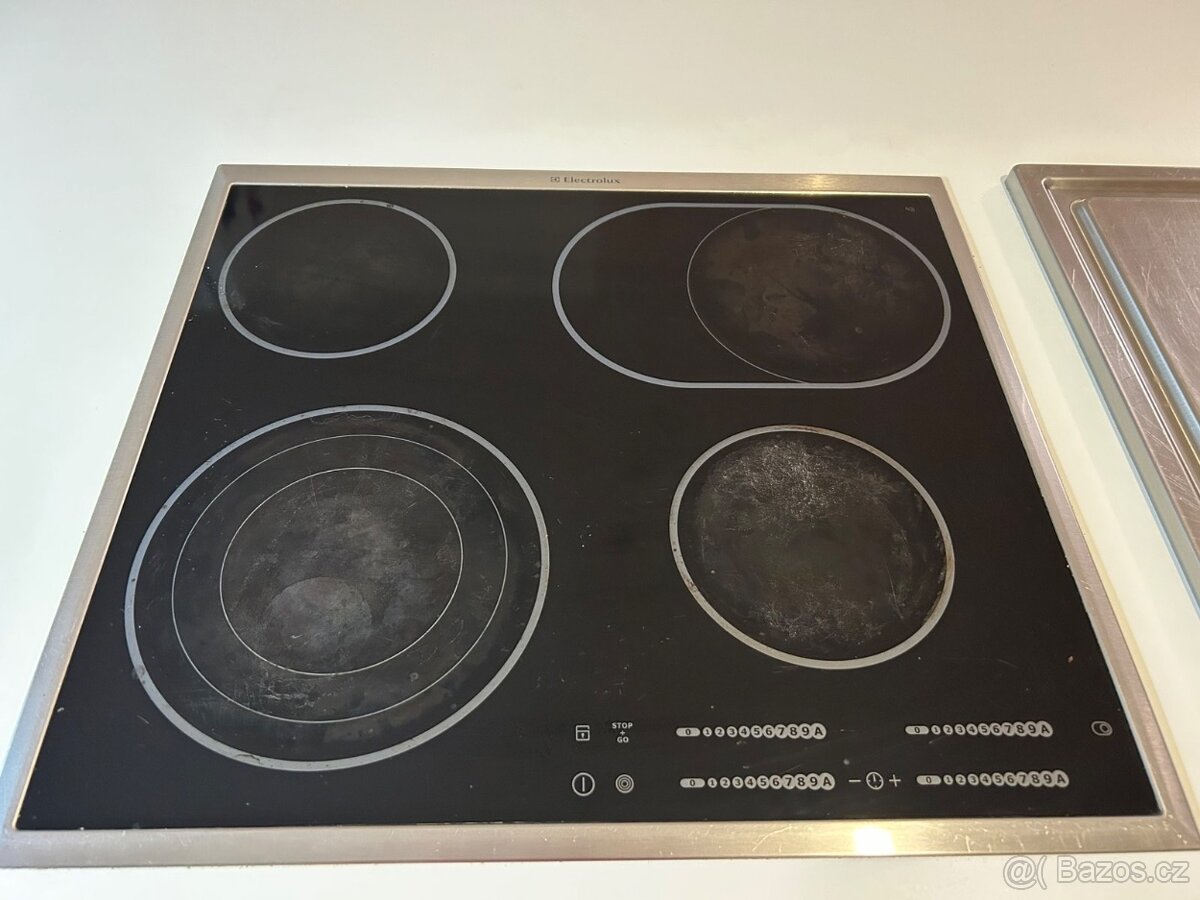 Super části Kuchyně zn. Sykora (šuplíky, spotřebiče..) - 13