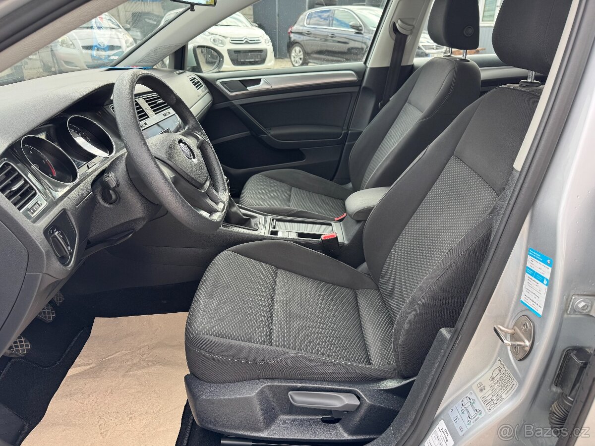 Volkswagen Golf 1.6 TDi 85KW Manuál Park.senzory Navi. - 13