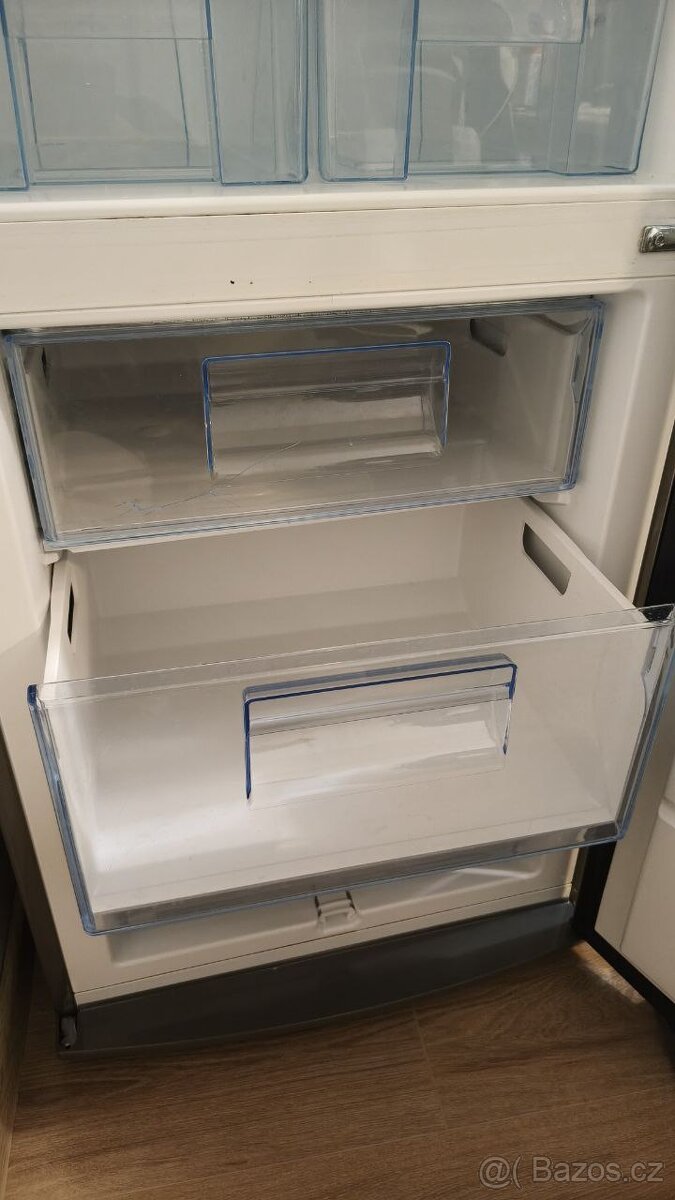 Velkokapacitní lednice Electrolux - 13