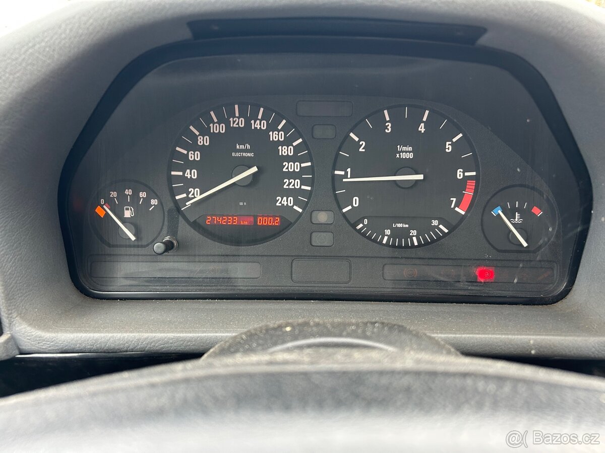 BMW e34 520i rok 1994 touring cz tp - 13