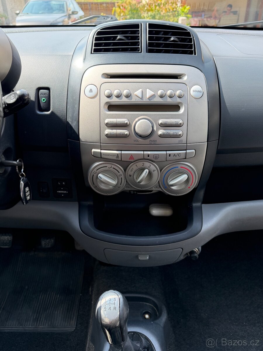 Daihatsu Sirion - 13