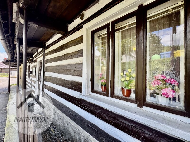 Prodej krásného rodinného domu/chalupy v Rovensku pod Troska - 13