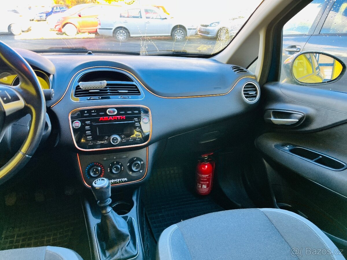 FIAT PUNTO 1.2 i BENZÍN ALU KOLA 5 DVEŘÍ NAJETO JEN 117 TIS - 13