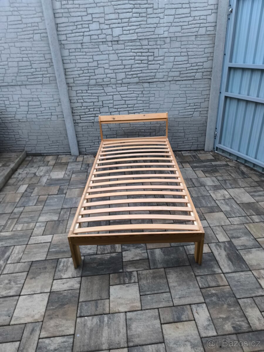 Prodám dřevěnou postel + Matrací 90cm x 200cm - 13