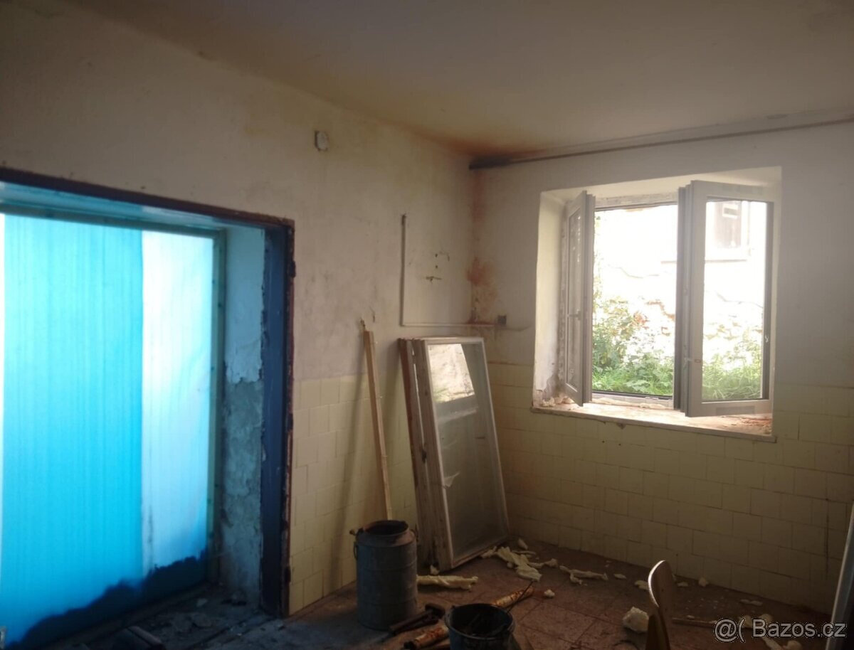 Velký rodinný dům k rekonstrukci - 13