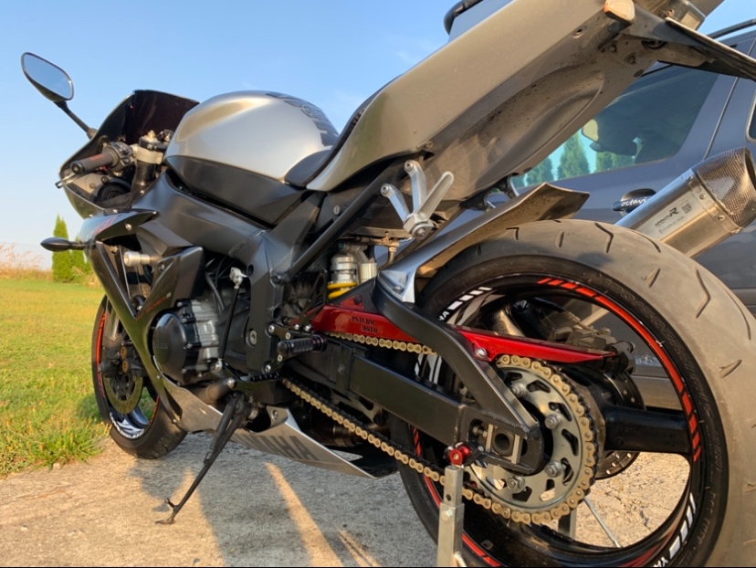 Yamaha R1 - 13