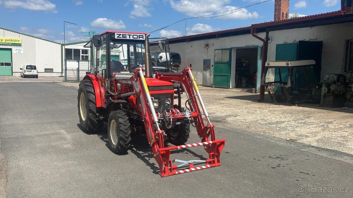 MONTUJEME CELNI NAKLADACE INTER-TECH NA TRAKTORY - 13