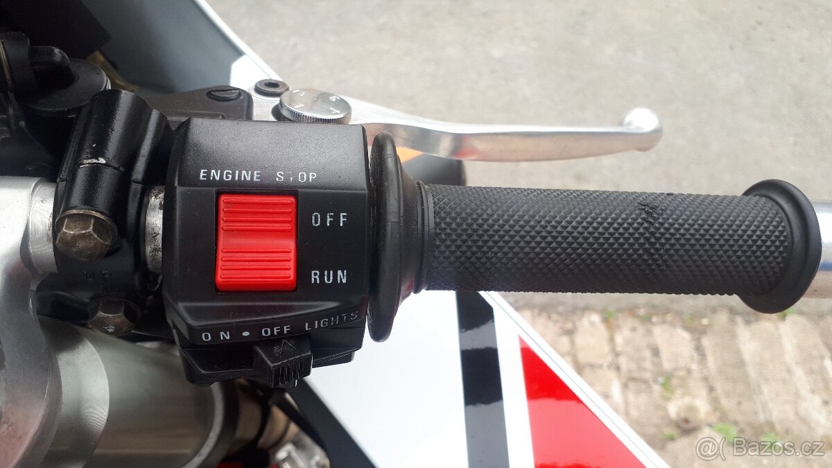 Suzuki GSXR 750 - 13