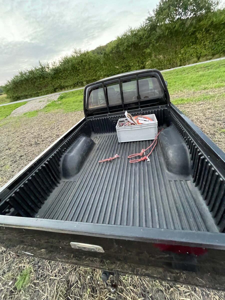 Toyota Hilux SR5 - 13