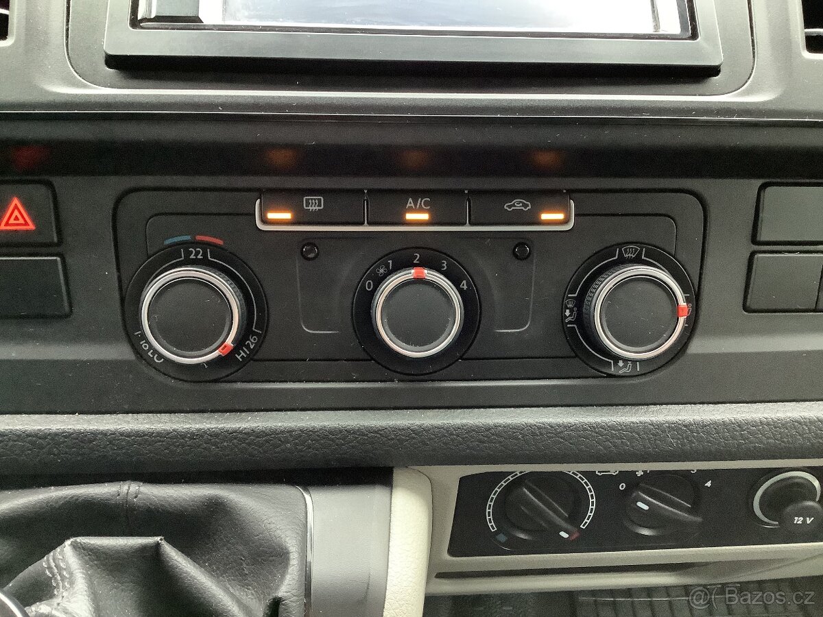 VW T6 Transporter, 8 míst,tažné - 13