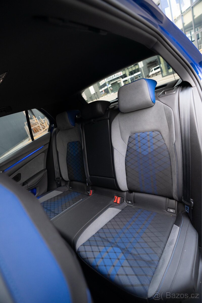 Volkswagen Golf R Čr, v záruce - 13