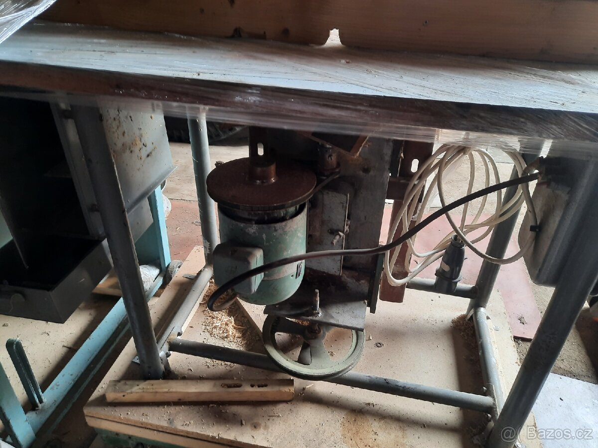 Prodám manipulační truhlářské vozíky,pilu,spodní frézku - 13