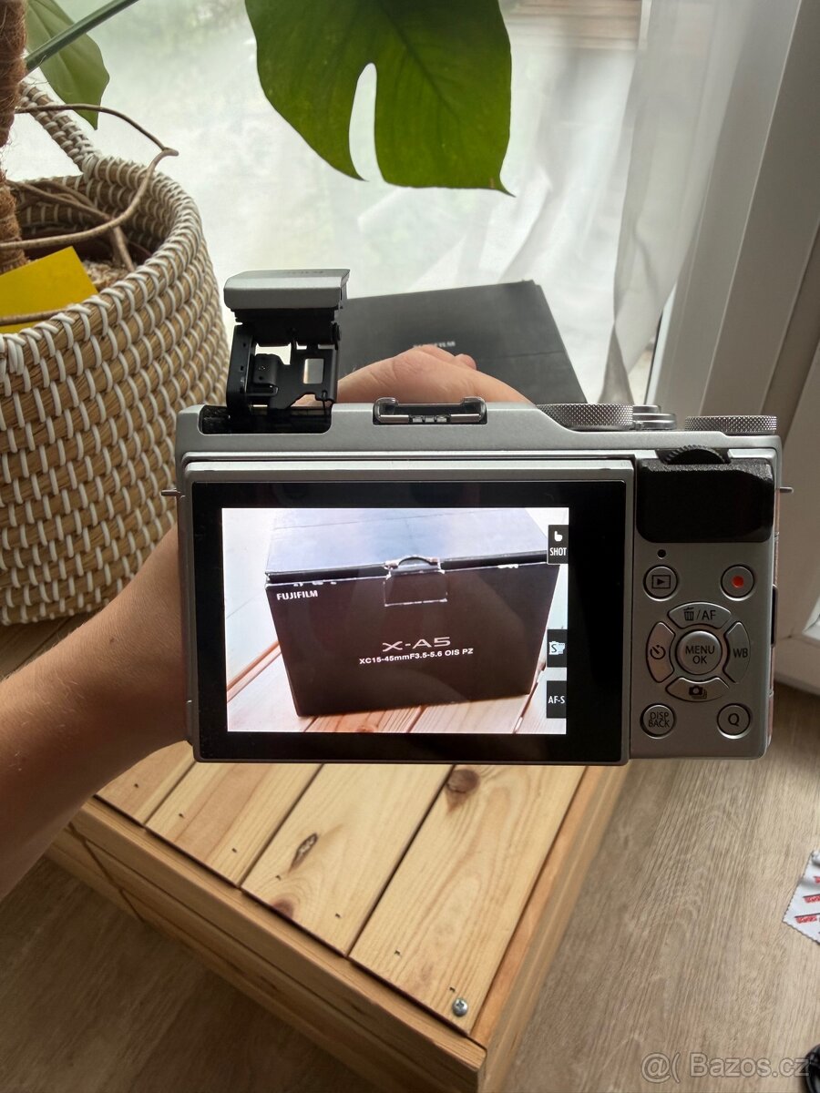 Bezzrcadlovka Fujifilm X-A5 s příslušenstvím - 13