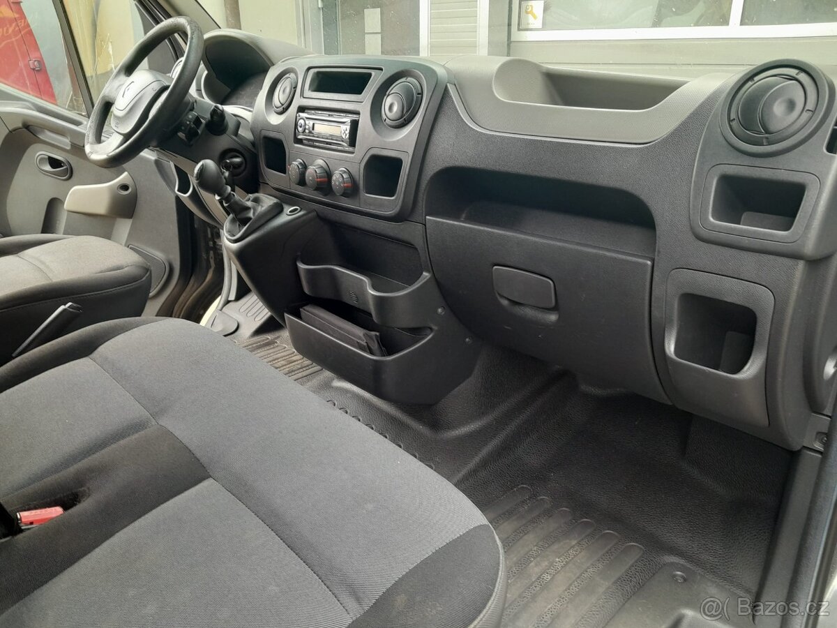 Renault master 2.3DCI nová STK nový motor Klima - 13