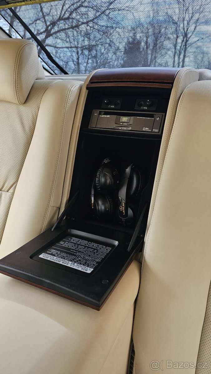LEXUS LS 60hL - 13