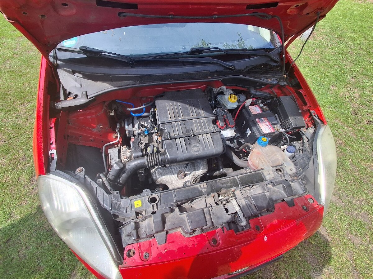 Fiat punto grande 1.4 i - 13