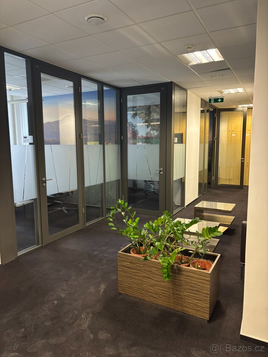 Šance pro vaše podnikání v centru Zlína - 13