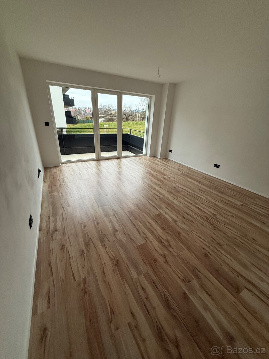 BYT-EXLUZIVNÍ 1+KK+balkon 43,88 2.pato věž A - 13