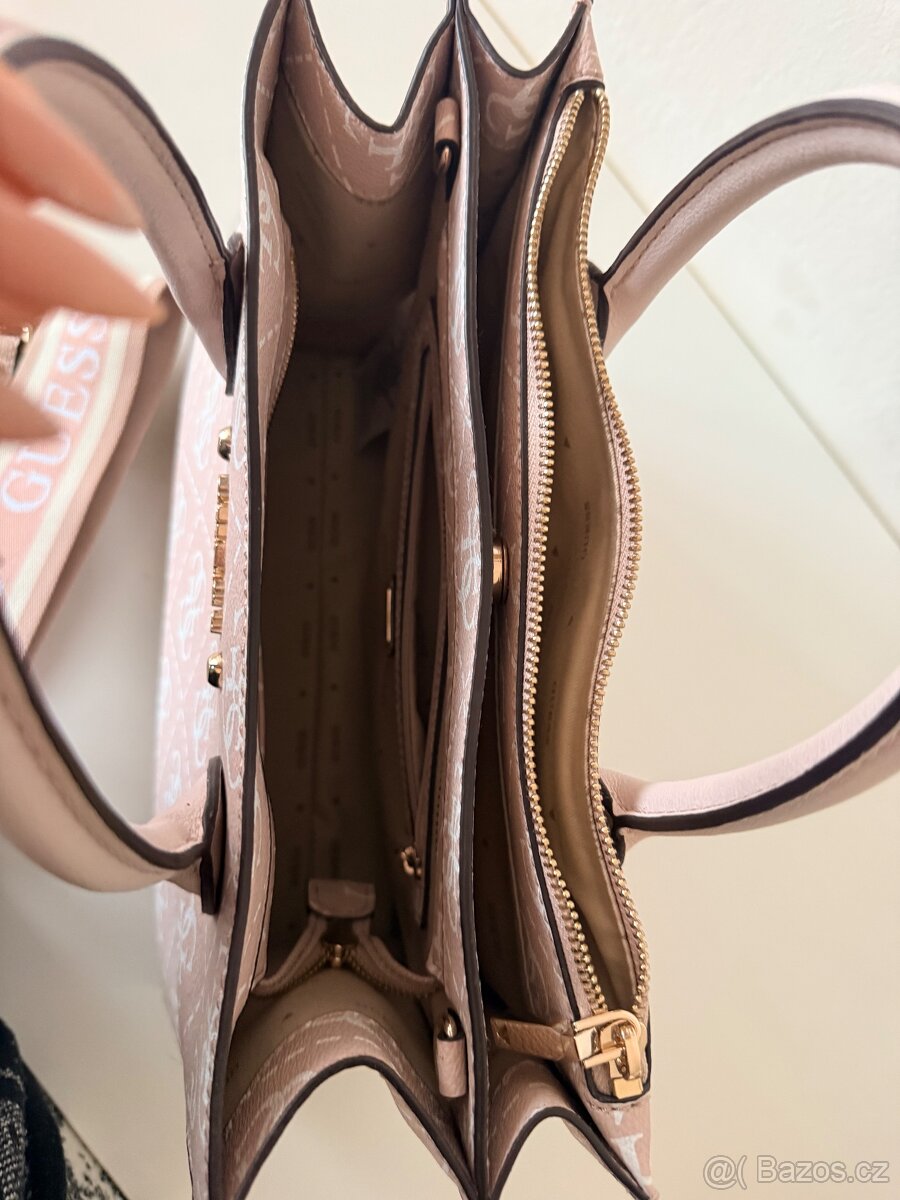 Luxusní cestovní set Guess - 13