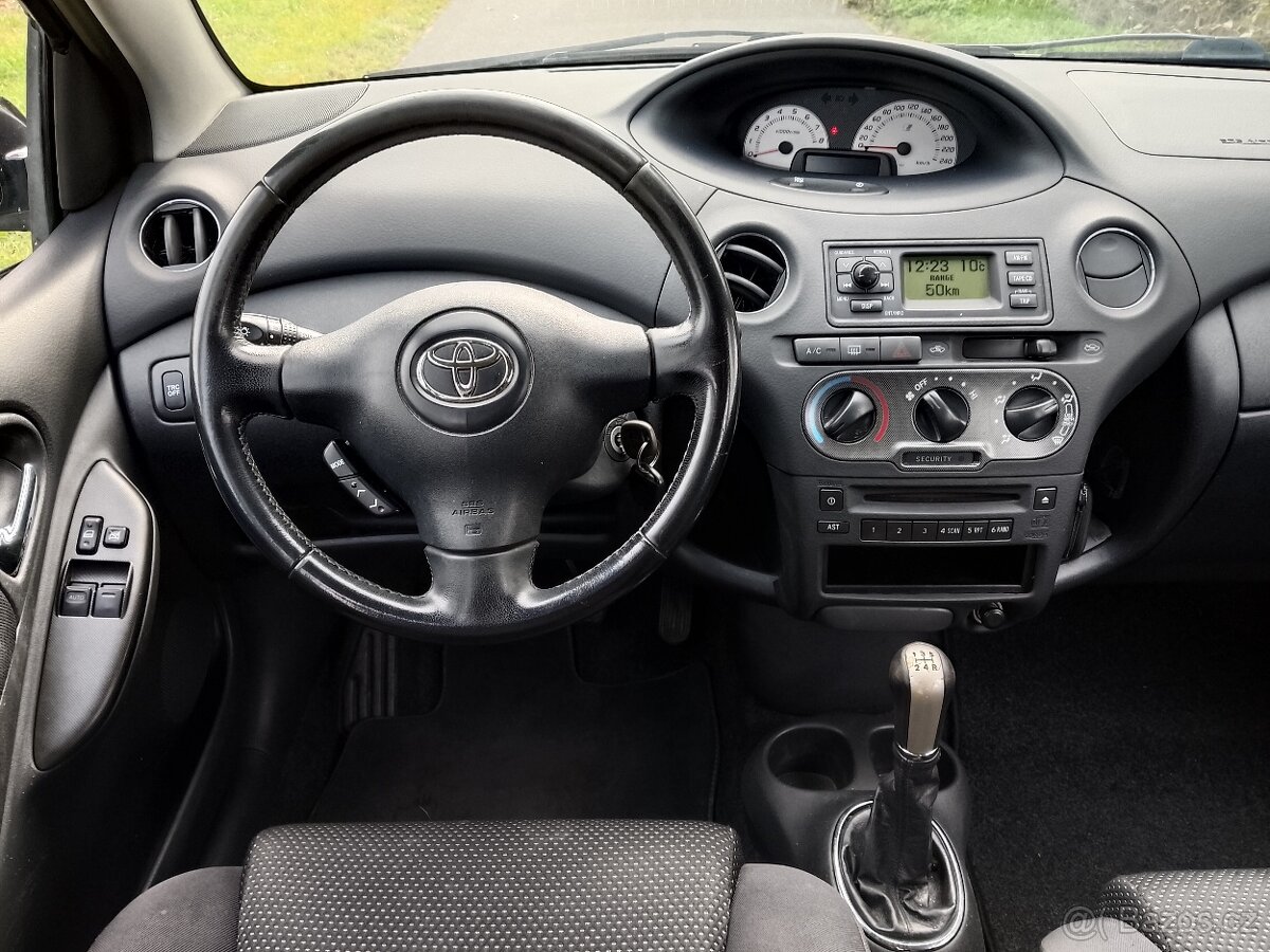 Toyota Yaris 1.5i T-Sport 5dv - 13