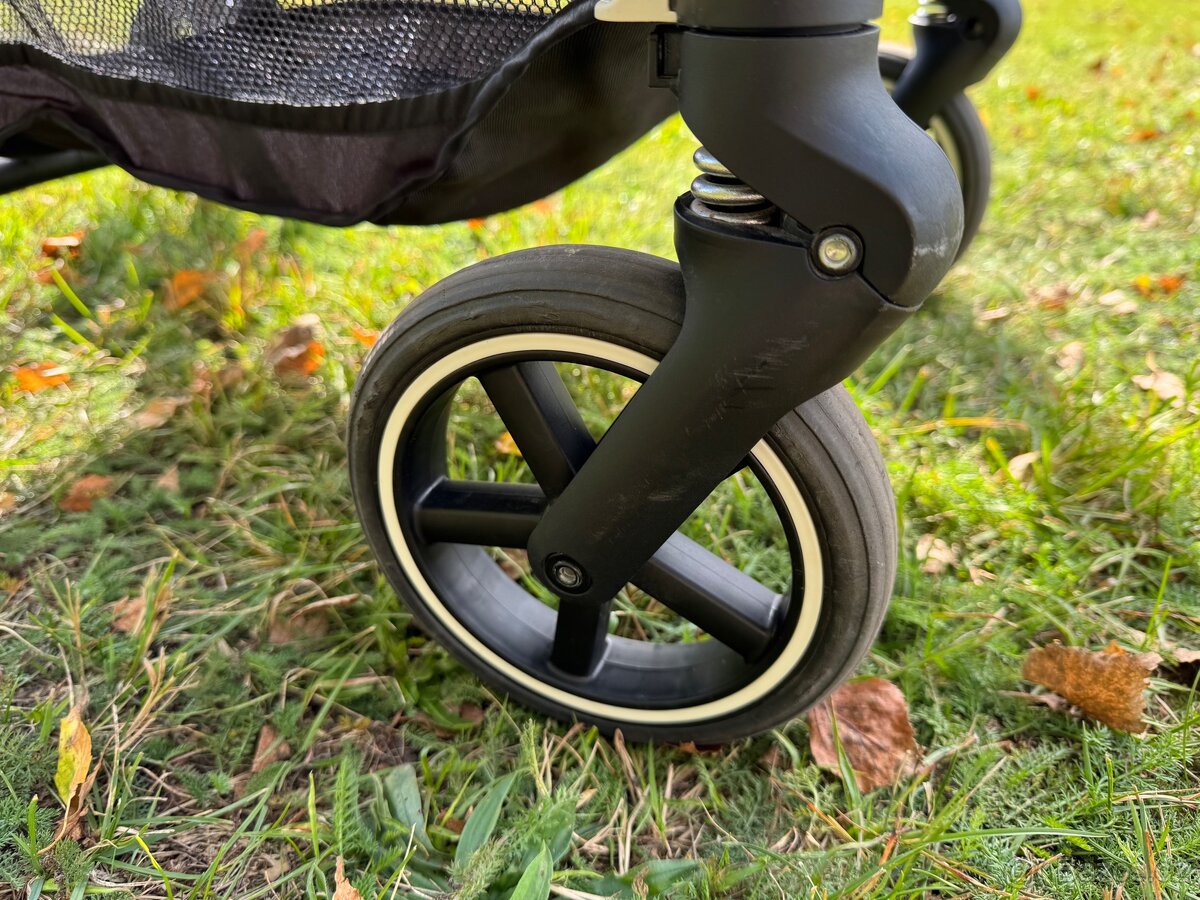 Kočárek Cybex eezy s twist 2+ 2022 moon black frame - 13
