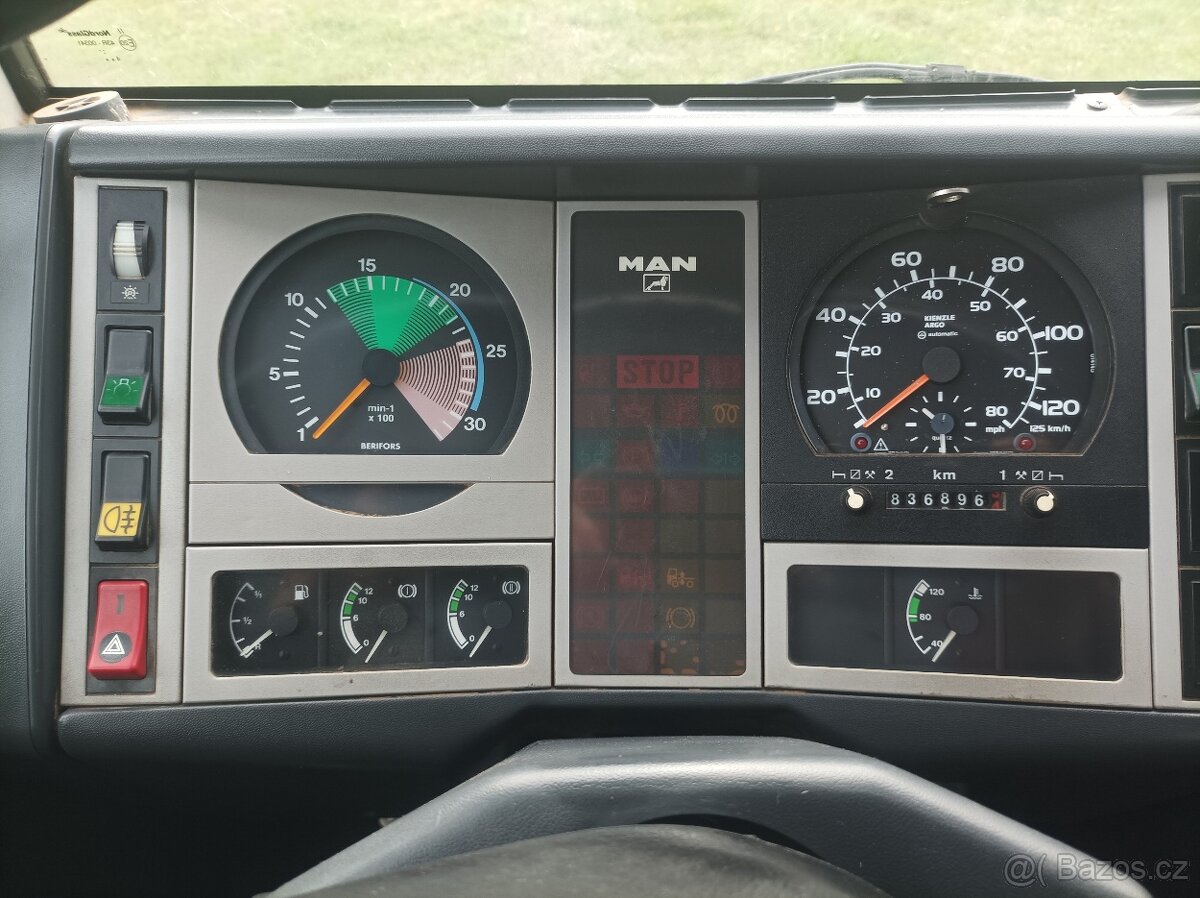 Hákový nosič kontejnerů MAN 10.224 Meiler - 13