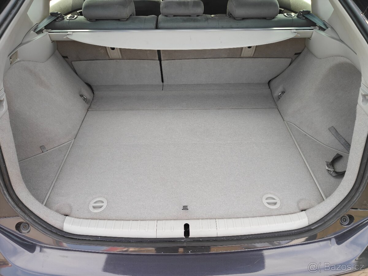 Toyota Prius 1.8 - 13