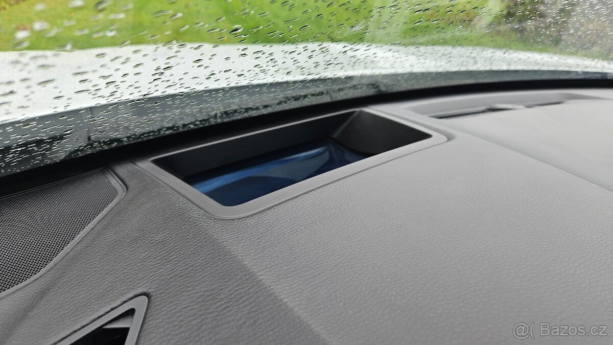 Outlander 2,4 PHEV Diamond 7-míst. - 13