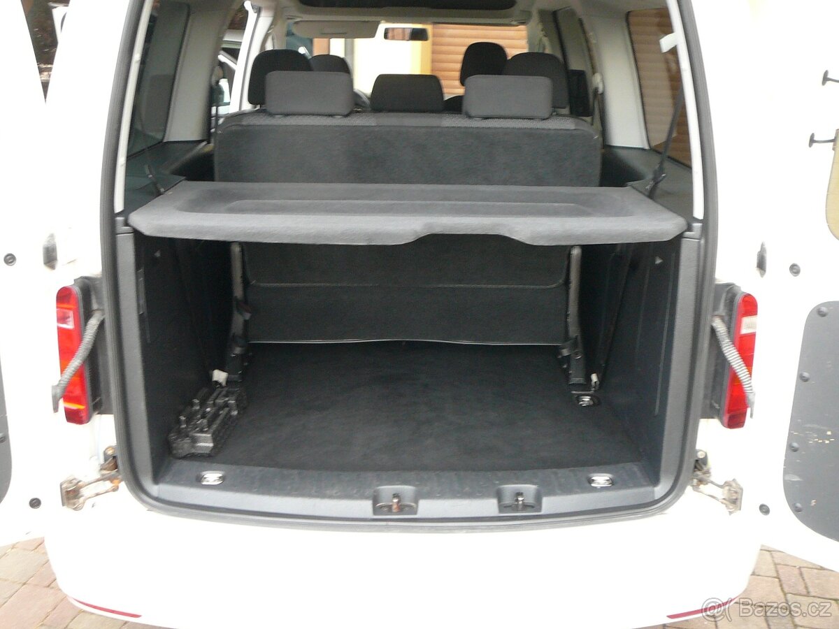 VW CADDY MAXI 2.0 TDI 110KW 7MÍST TAŽNÉ SERVIS - 13