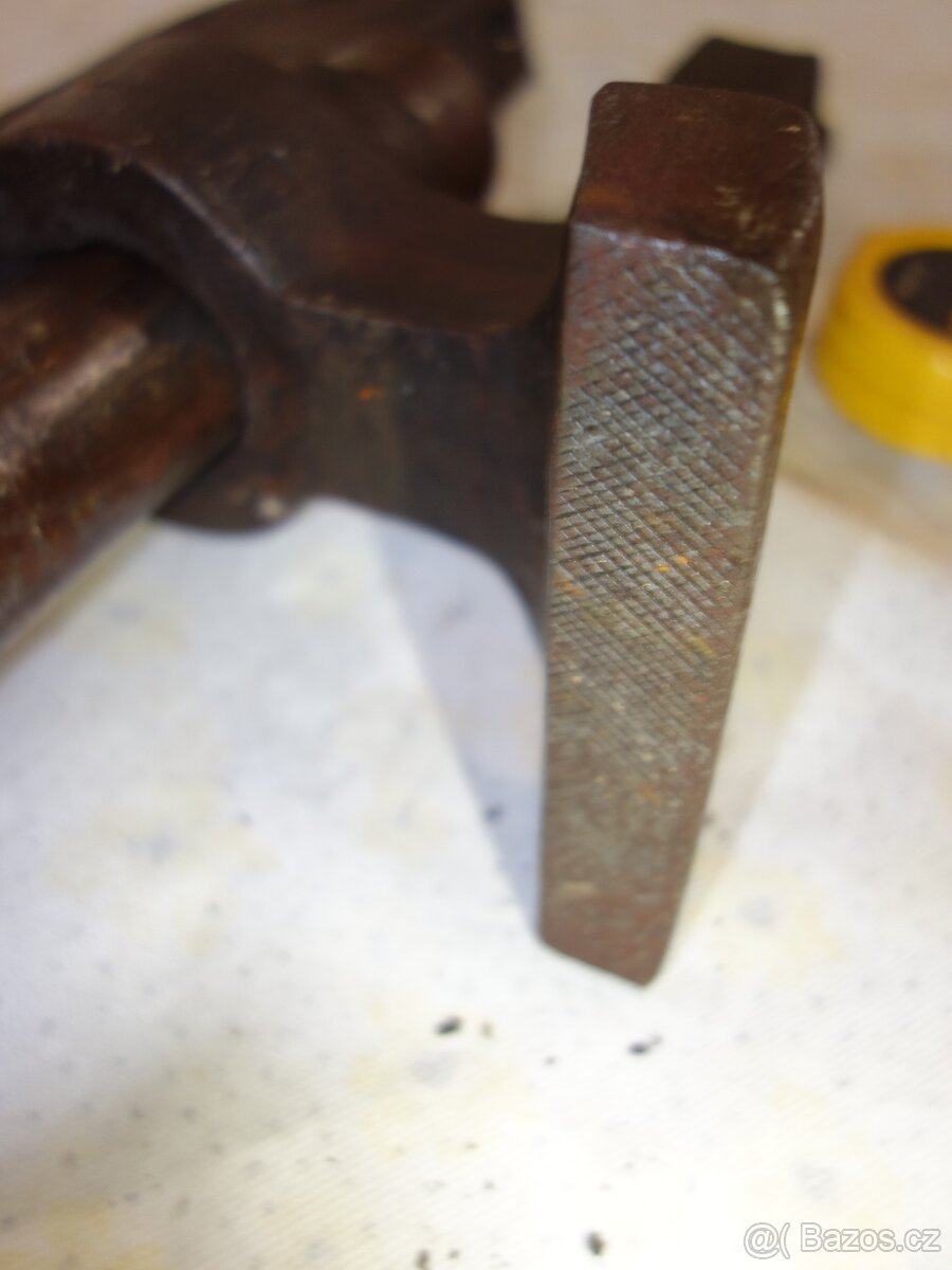Veliký kovářský svěrák, svěrka - 13