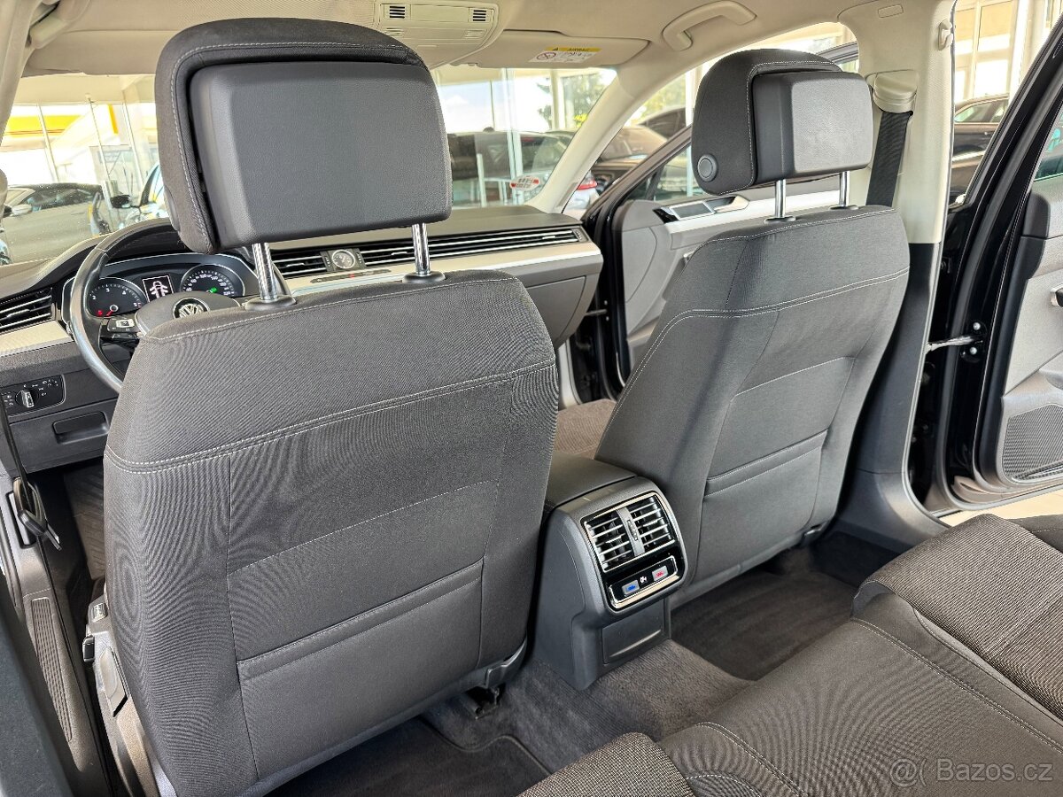 Volkswagen Passat 2.0TDI DSG 110kW Navi - 13