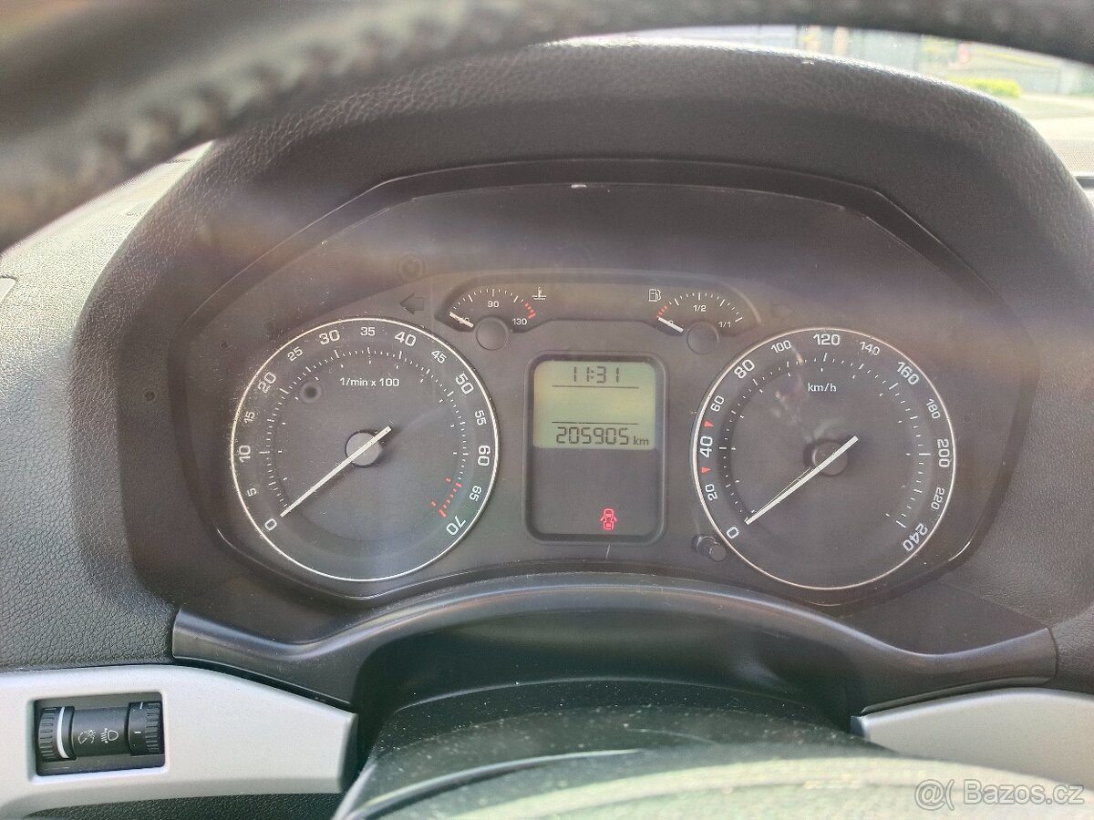 Škoda octavie 2 1,6 fsi - 13
