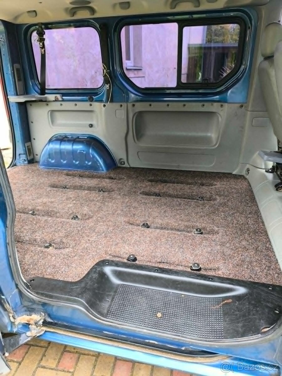 OPEL Vivaro 9 míst - 13