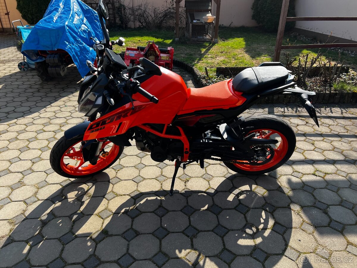 KTM Duke 390 2024 za doporučení získate 5000 - 13