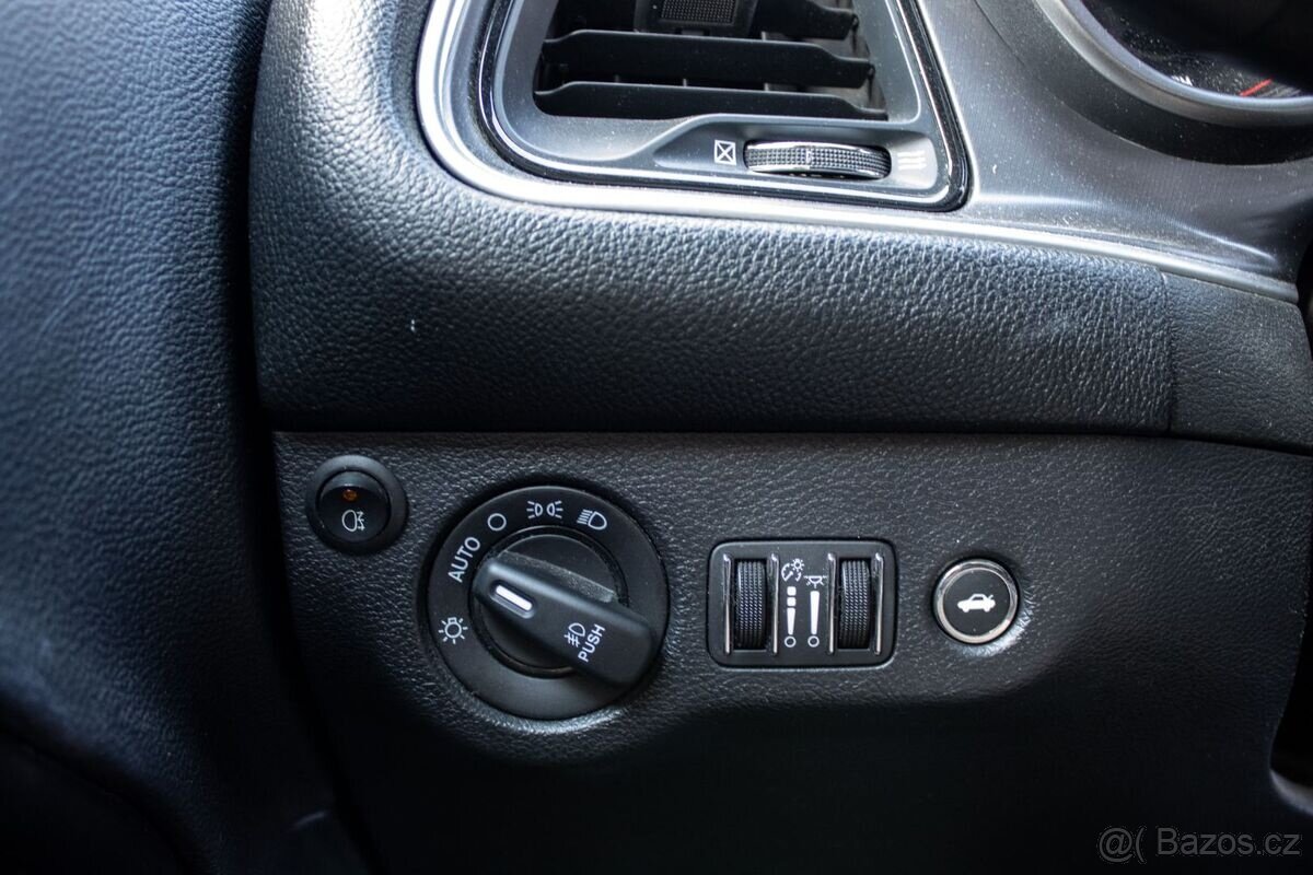 Dodge Challenger 3.6 SXT / 227kW / A8 / 2019 - 13