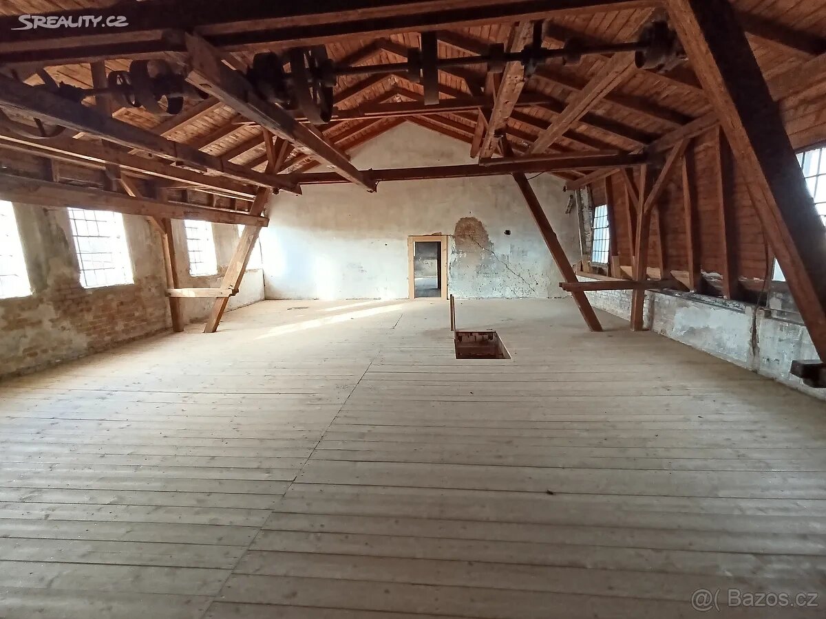 Prodej velkého domů podlažice. - 13