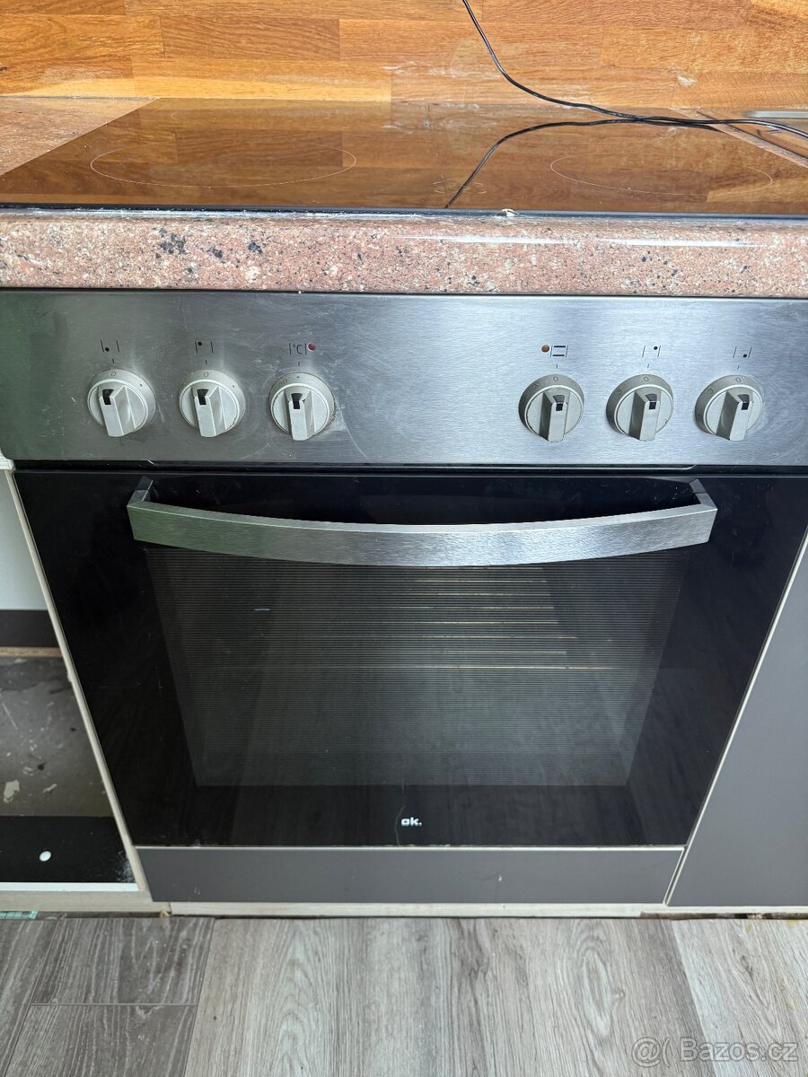 Kuchyňská linka se spotřebiči - 13