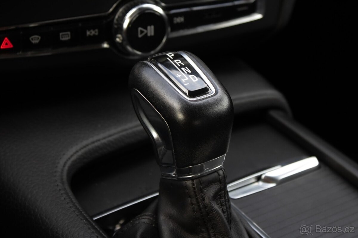 Volvo S90 D4 2.0L Drive-E Momentum A/T8 - 13