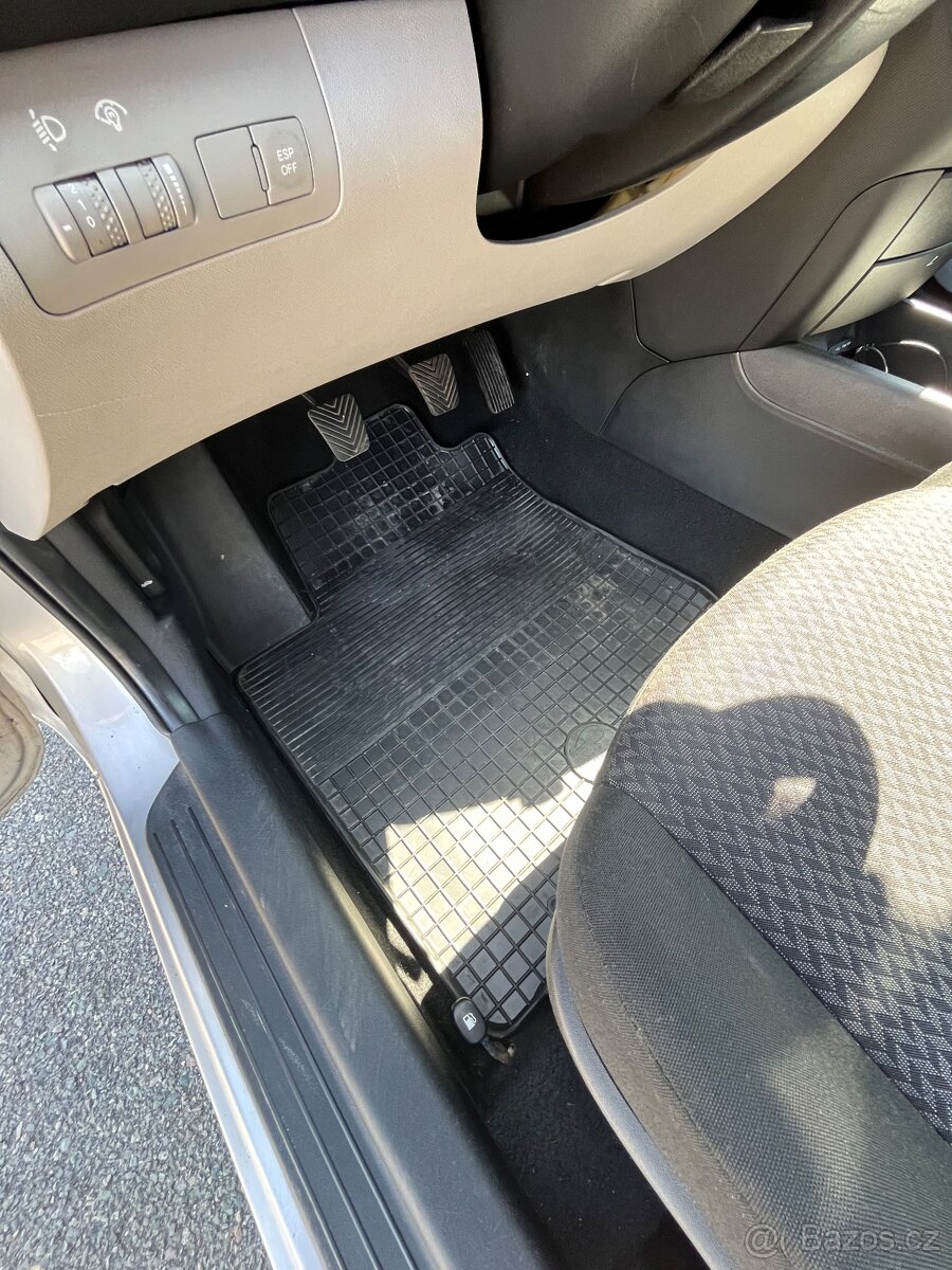 Kia Cee’d 1.4i 80 kW (2009) – benzín - 13