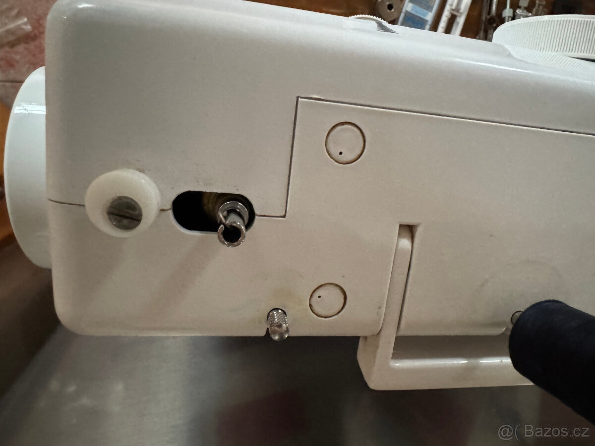 Šicí stroj Victoria Graffiti - pěkný - 13