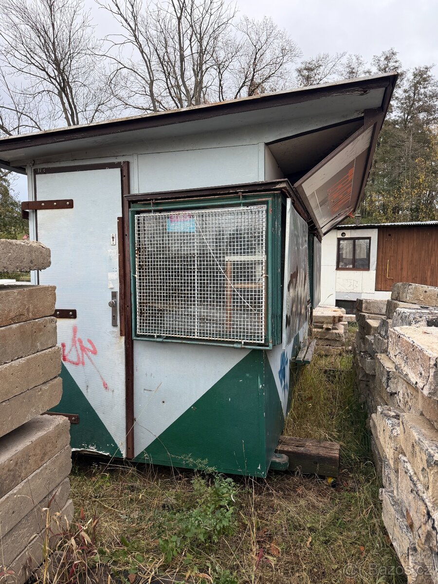 novinový stánek, sklad - 13