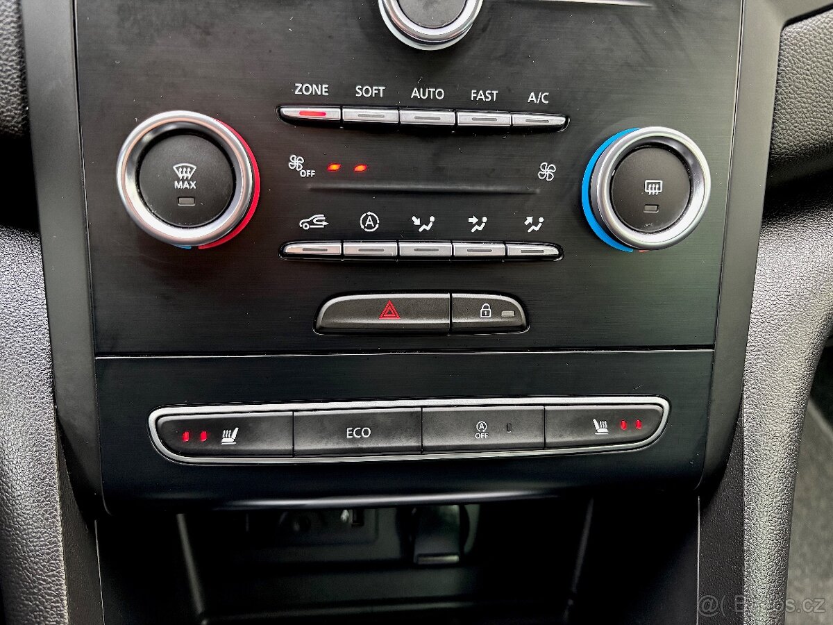 Renault Mégane, 1.3 TCe 1.MAJ. VÝHŘEV SED. PLNÝ SERVIS - 13