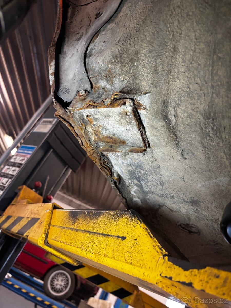 Kastle bmw e30 sedan na drift, bez motoru - 13