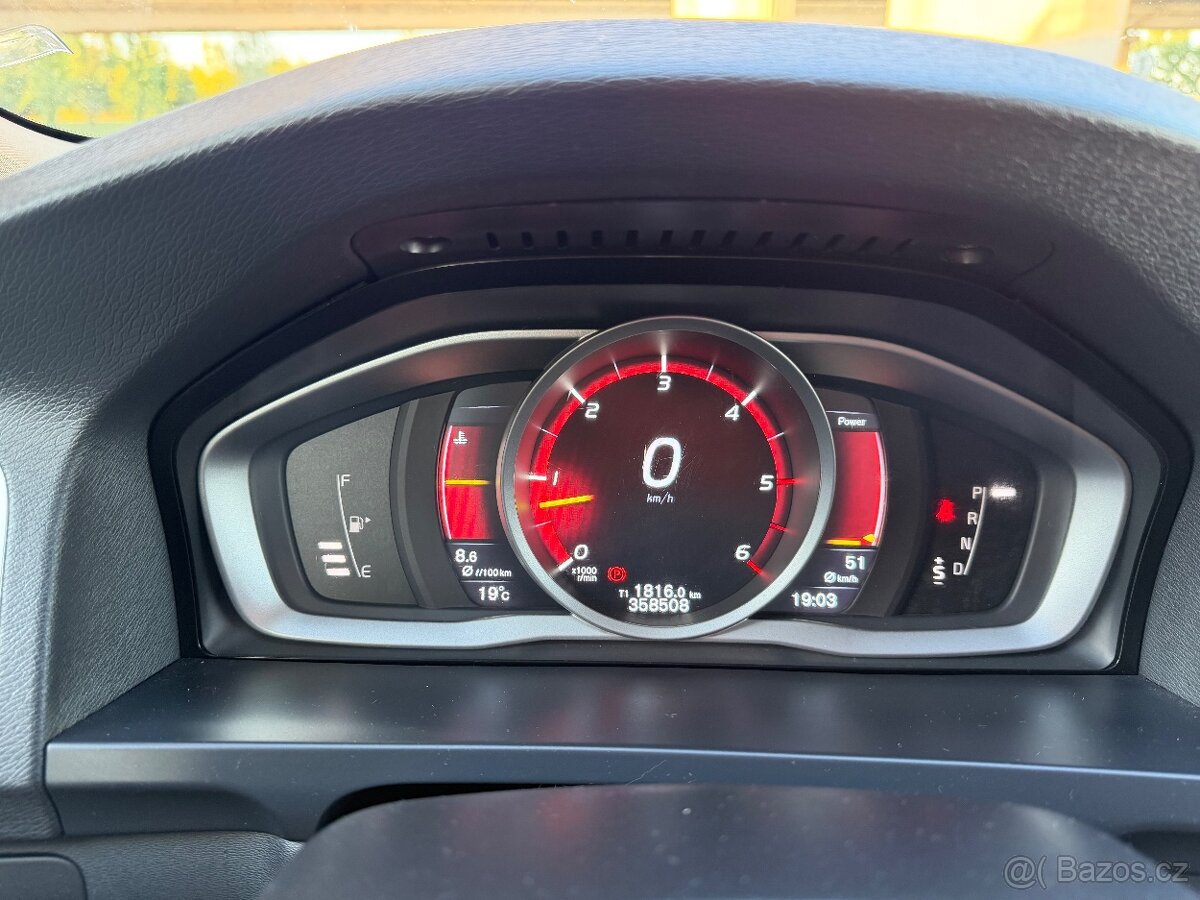 Volvo V60 D5 AWD 158kw - 13