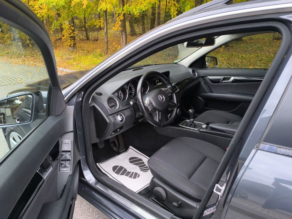Mercedes-Benz Třídy C200, 2.2 CDi ,Xenon,navi - 13