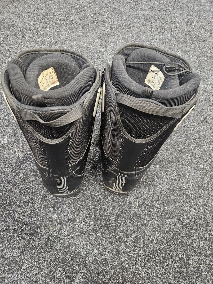 SNOWBOARD NITRO (+boty + helma) - 13