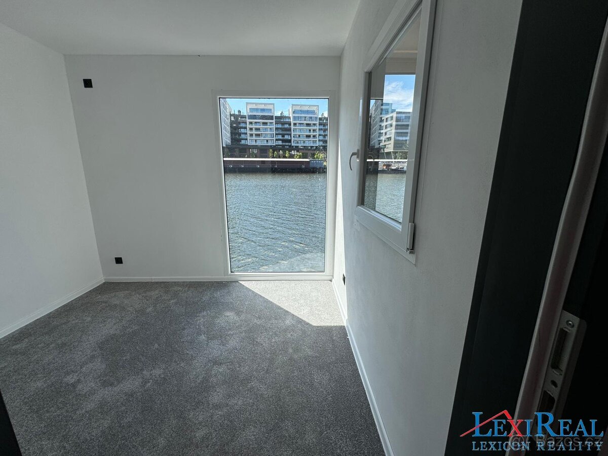 Hausbot 2+kk 43 m2 s terasou 9 m2 - 13